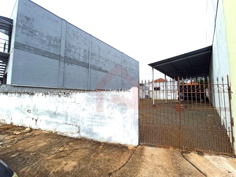 Terreno à Venda - Avenida Araras | Limeira/SP